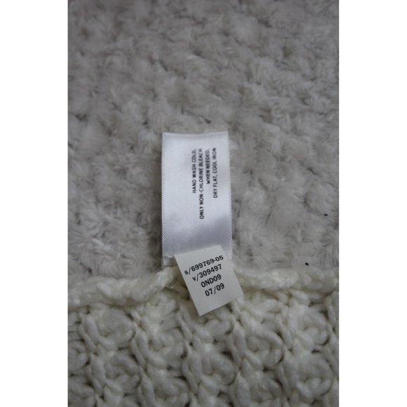 Old Navy Scarf  77 inches Cream 100% Acrylic - Picture 7 of 8